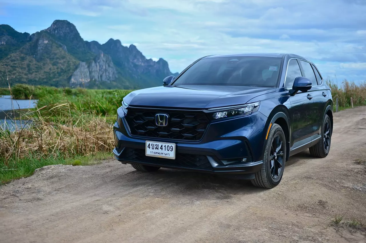 17 กิโลลิตร กับเบาะดูดวิญญาณ ทดสอบ HONDA CR-V ES e:HEV 2WD 5 ที่นั่ง