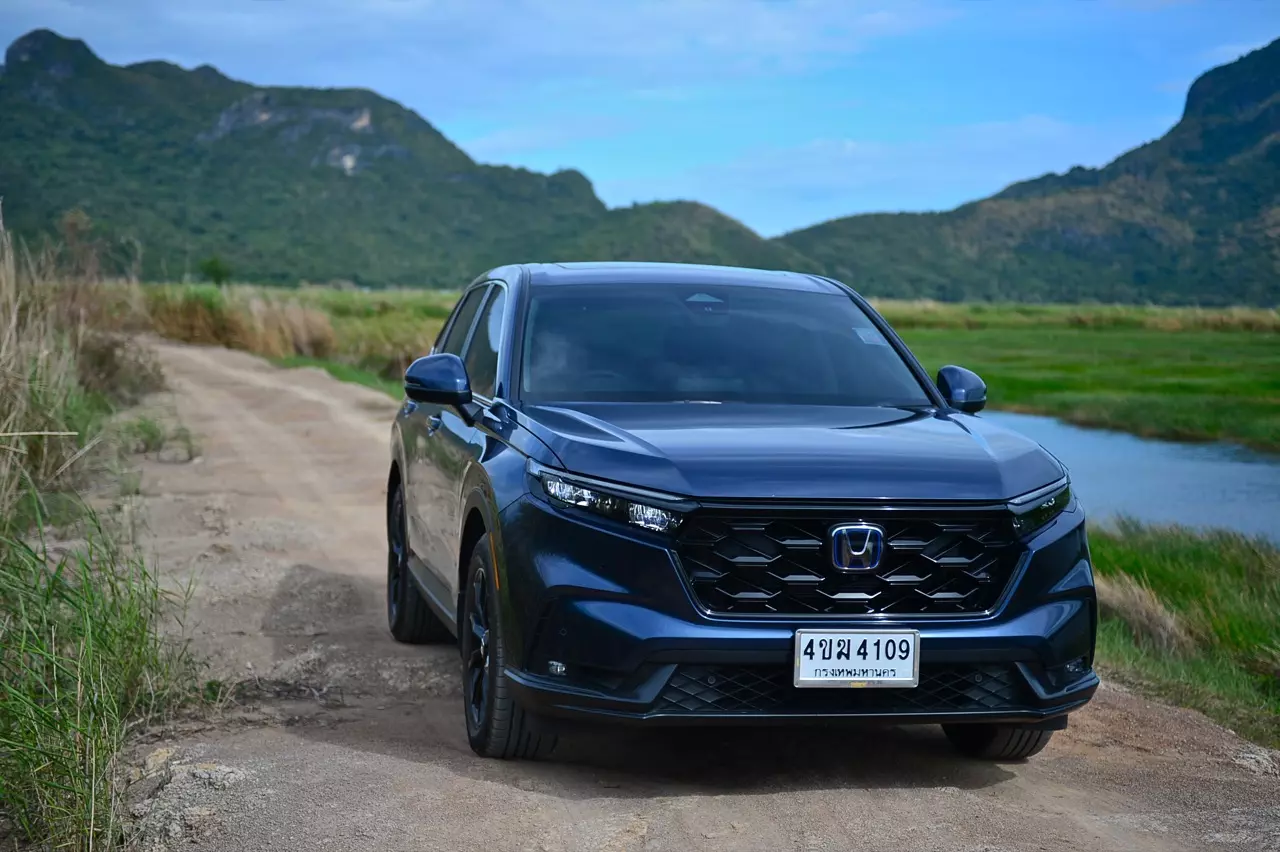17 กิโลลิตร กับเบาะดูดวิญญาณ ทดสอบ HONDA CR-V ES e:HEV 2WD 5 ที่นั่ง