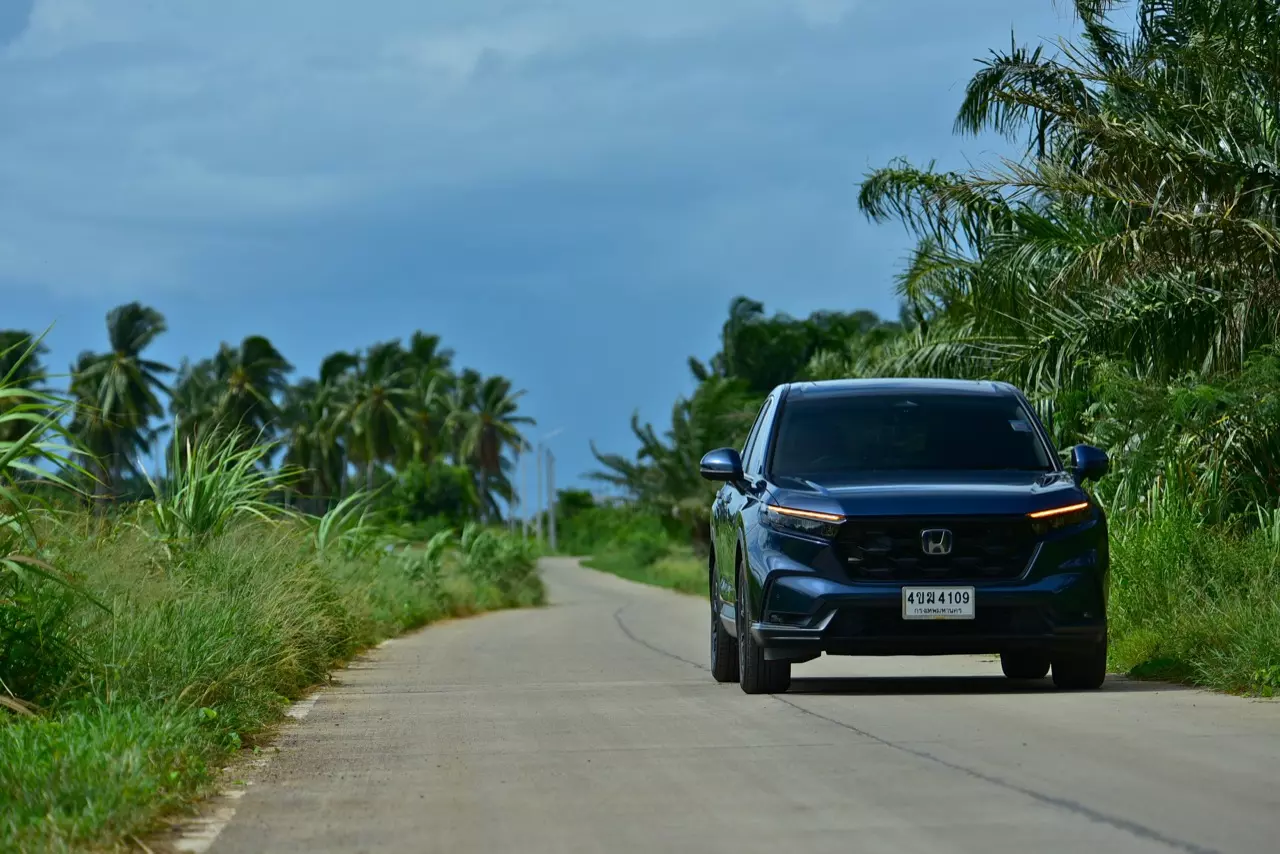 17 กิโลลิตร กับเบาะดูดวิญญาณ ทดสอบ HONDA CR-V ES e:HEV 2WD 5 ที่นั่ง