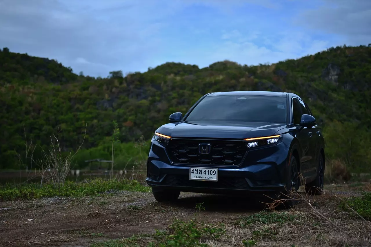 17 กิโลลิตร กับเบาะดูดวิญญาณ ทดสอบ HONDA CR-V ES e:HEV 2WD 5 ที่นั่ง