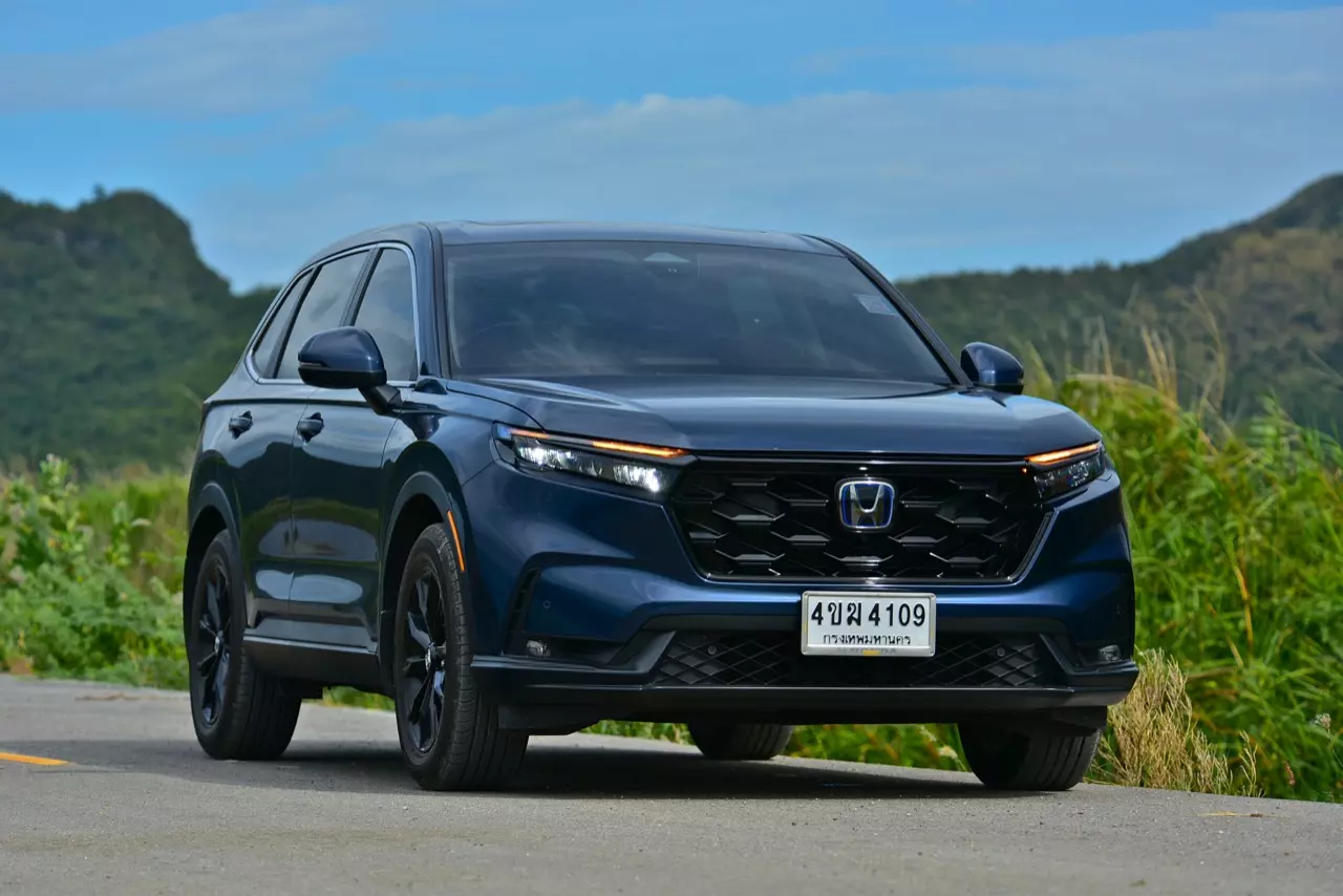 17 กิโลลิตร กับเบาะดูดวิญญาณ ทดสอบ HONDA CR-V ES e:HEV 2WD 5 ที่นั่ง
