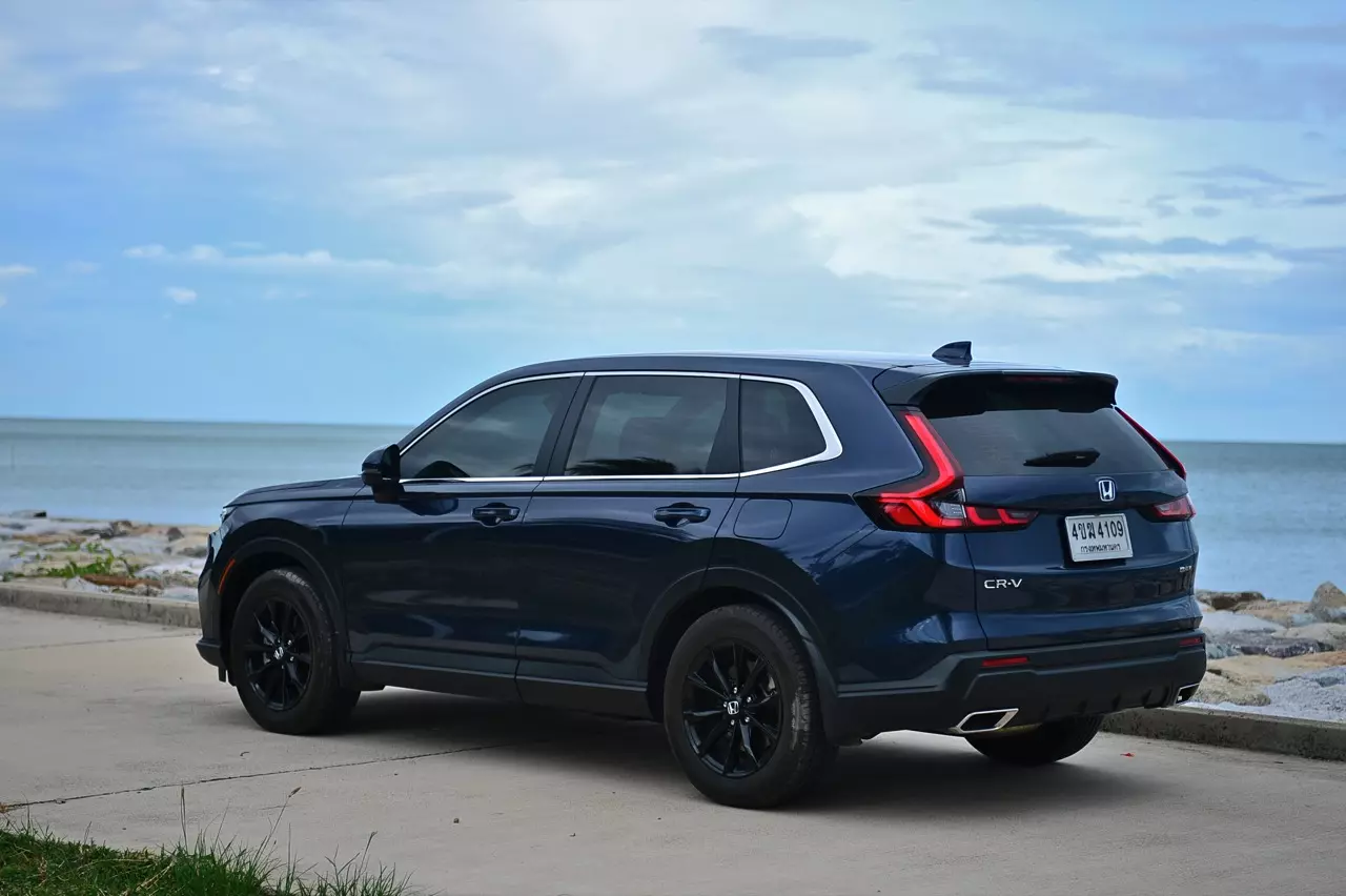 17 กิโลลิตร กับเบาะดูดวิญญาณ ทดสอบ HONDA CR-V ES e:HEV 2WD 5 ที่นั่ง