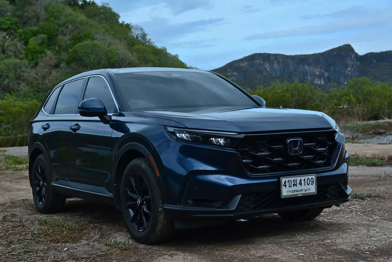 17 กิโลลิตร กับเบาะดูดวิญญาณ ทดสอบ HONDA CR-V ES e:HEV 2WD 5 ที่นั่ง