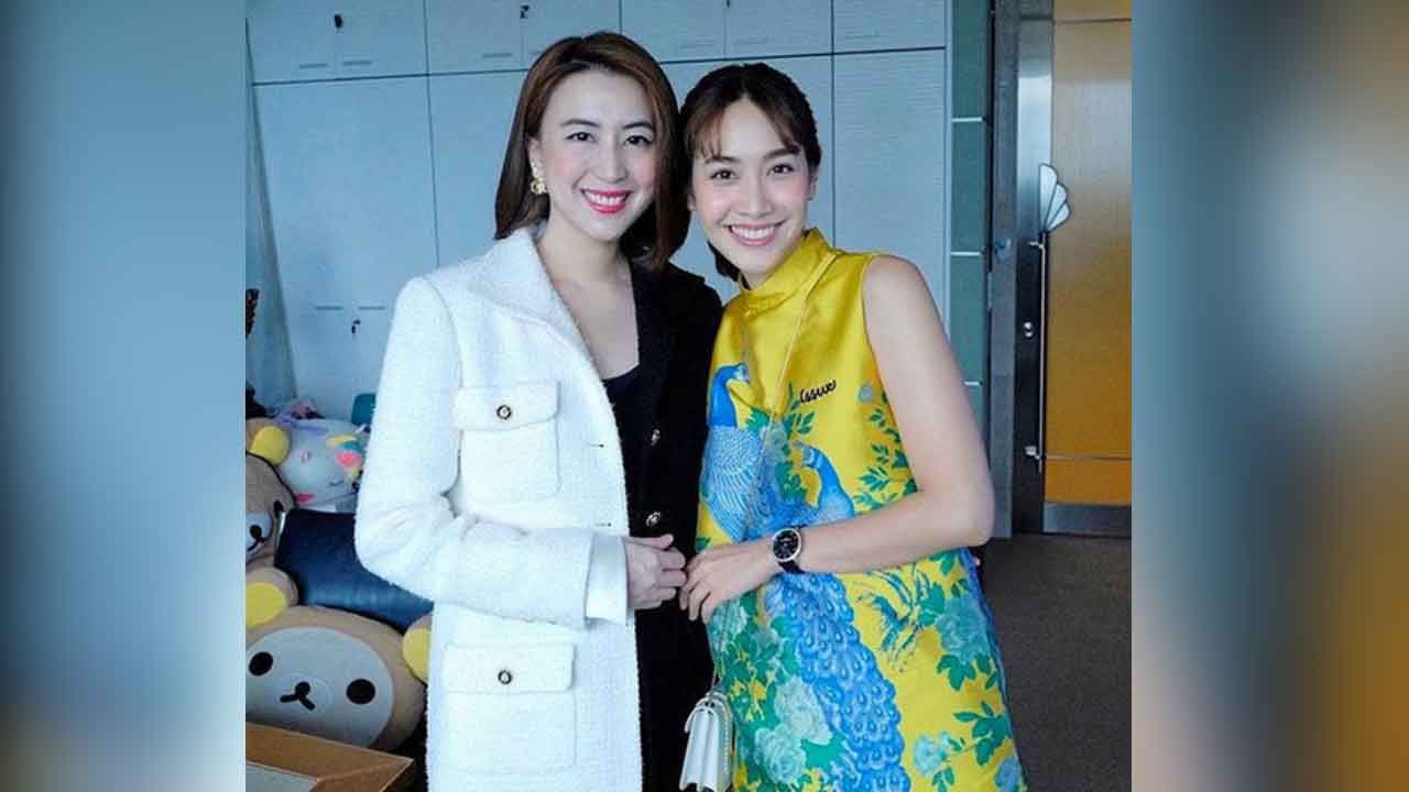 ย่องเงียบเข้าไปพบ ดิว-ปิ่นกมล มาลีนนท์ แล้ว ขอเน้นคำว่า “เงียบ” เพราะจะไม่มีใครรู้เลยถ้าผู้บริหารช่อง 3 ไม่ได้โพสต์ IG...ใจเย็นเย้นอีกไม่กี่วันก็จะหมดสัญญาช่อง 7 แล้ว รีบร้อนไปไหน.