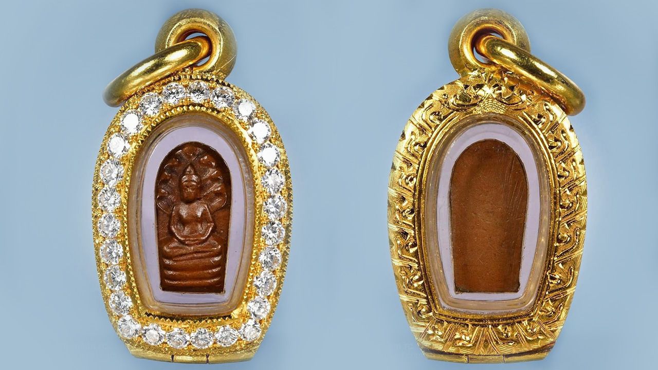 พระปรกใบมะขาม เนื้อทองแดง ท่านเจ้าคุณ สนิทสมณคุณ (เงิน) วัดท้าย ตลาด ของอิทธิ ชวลิตธำรง.