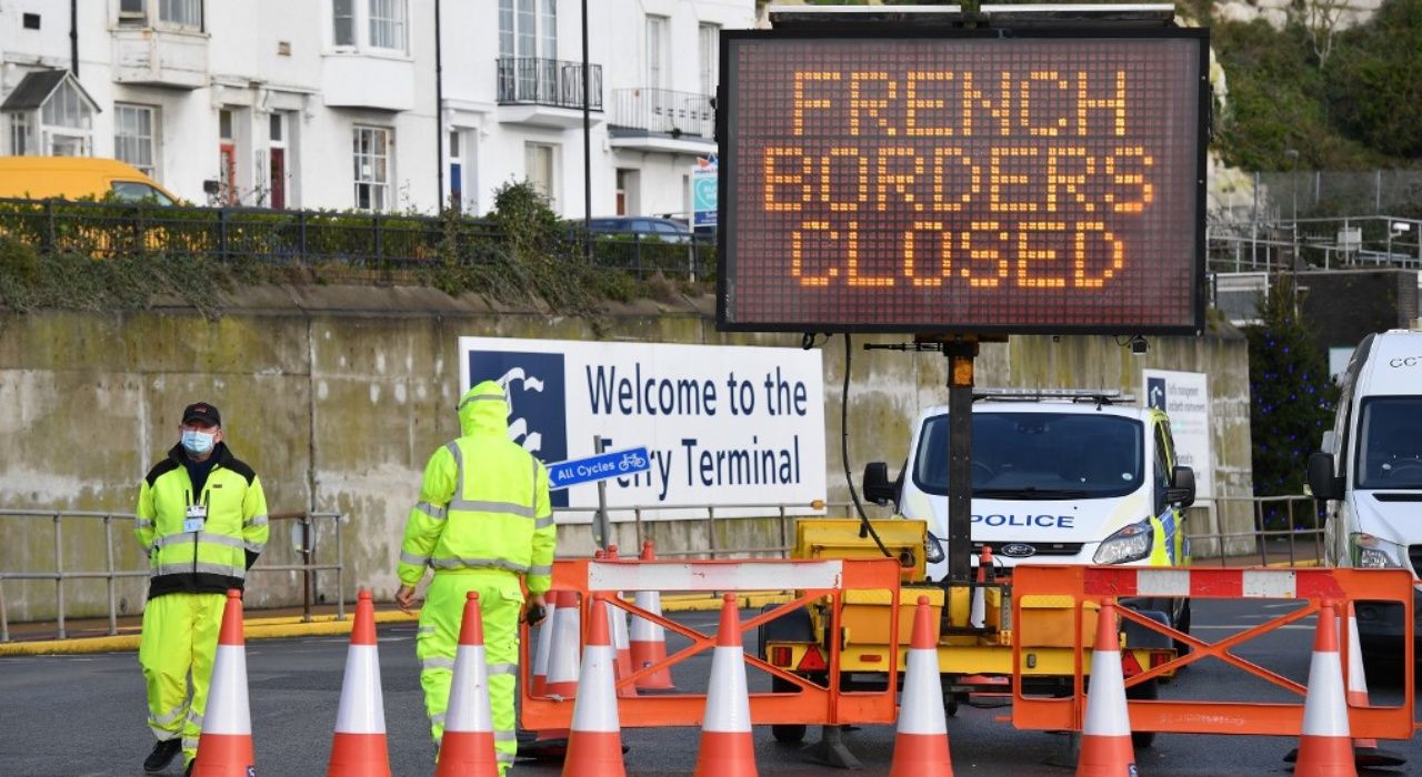 ฝรั่งเศสปิดพรมแดน หลังพบเชื้อโควิดกลายพันธุ์ในอังกฤษ