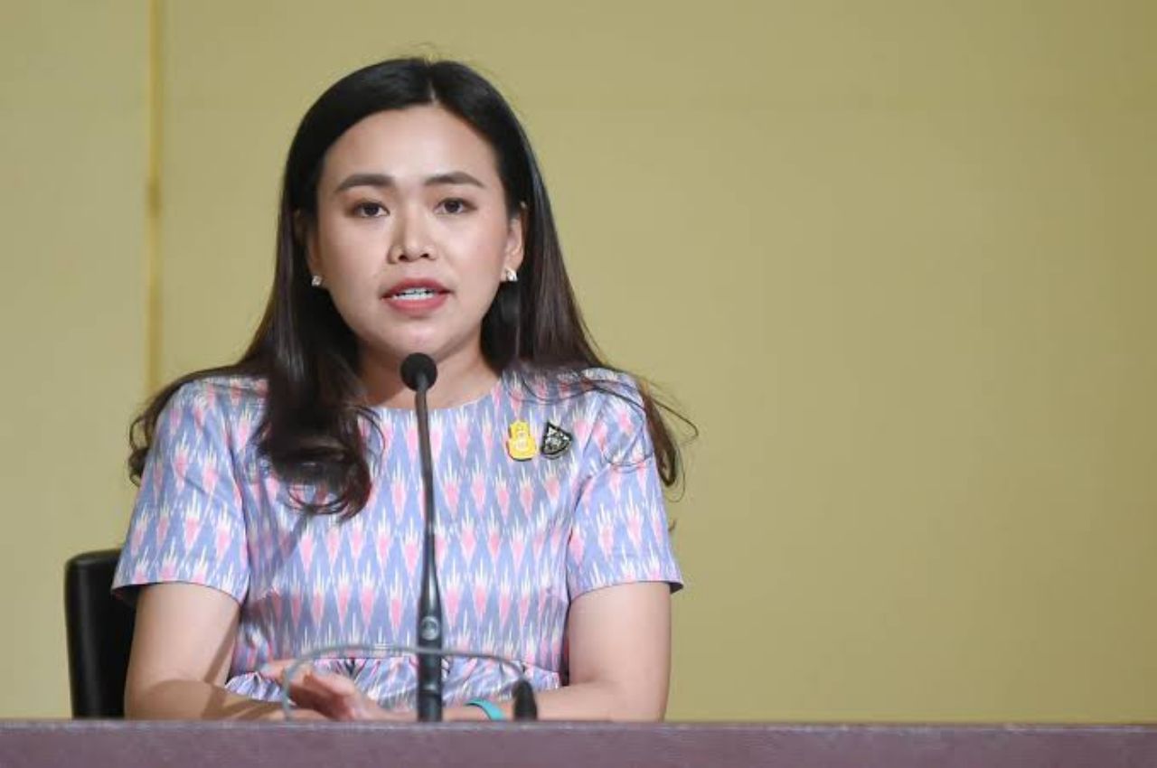 น.ส.ไตรศุลี ไตรสรณกุล รองโฆษกรัฐบาล