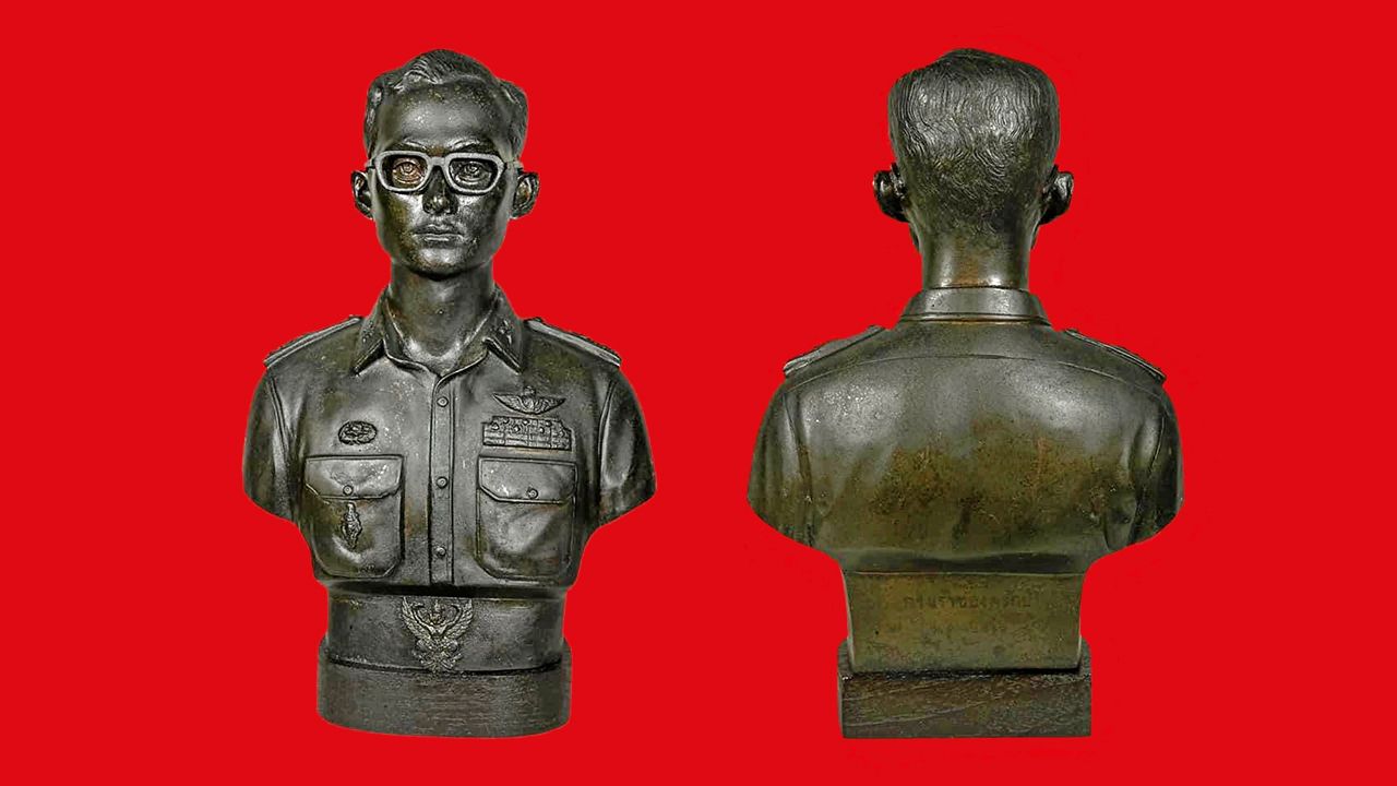 รูปเหมือน จำลอง ร.๙ กรมราชองครักษ์ รุ่นแรก พ.ศ. ๒๕๑๖ ของเต่า พระเครื่อง.