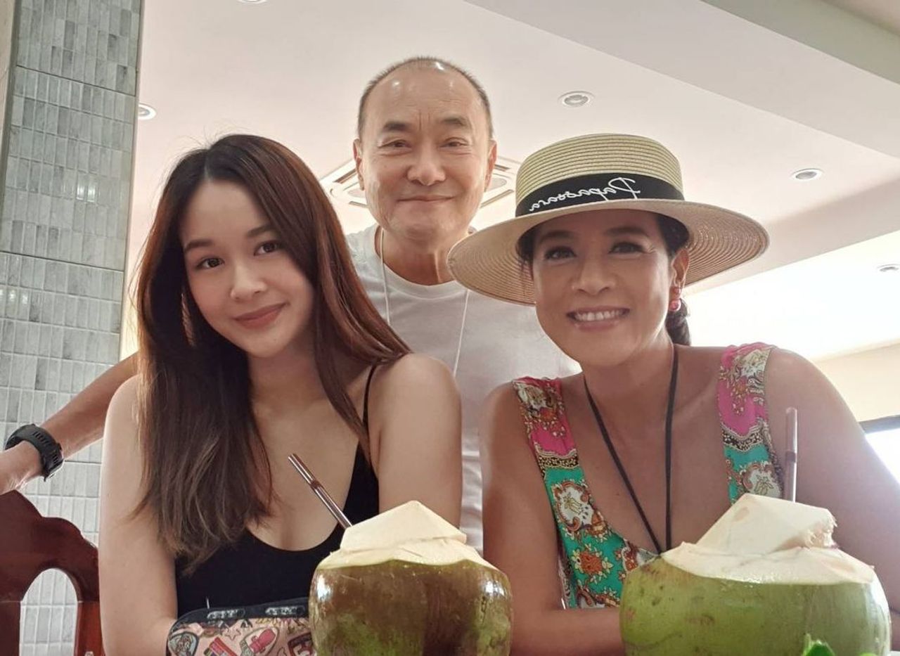 กบ-เอ๋ และน้องเหนือ ขอบคุณภาพจากไอจี @papassara_2512