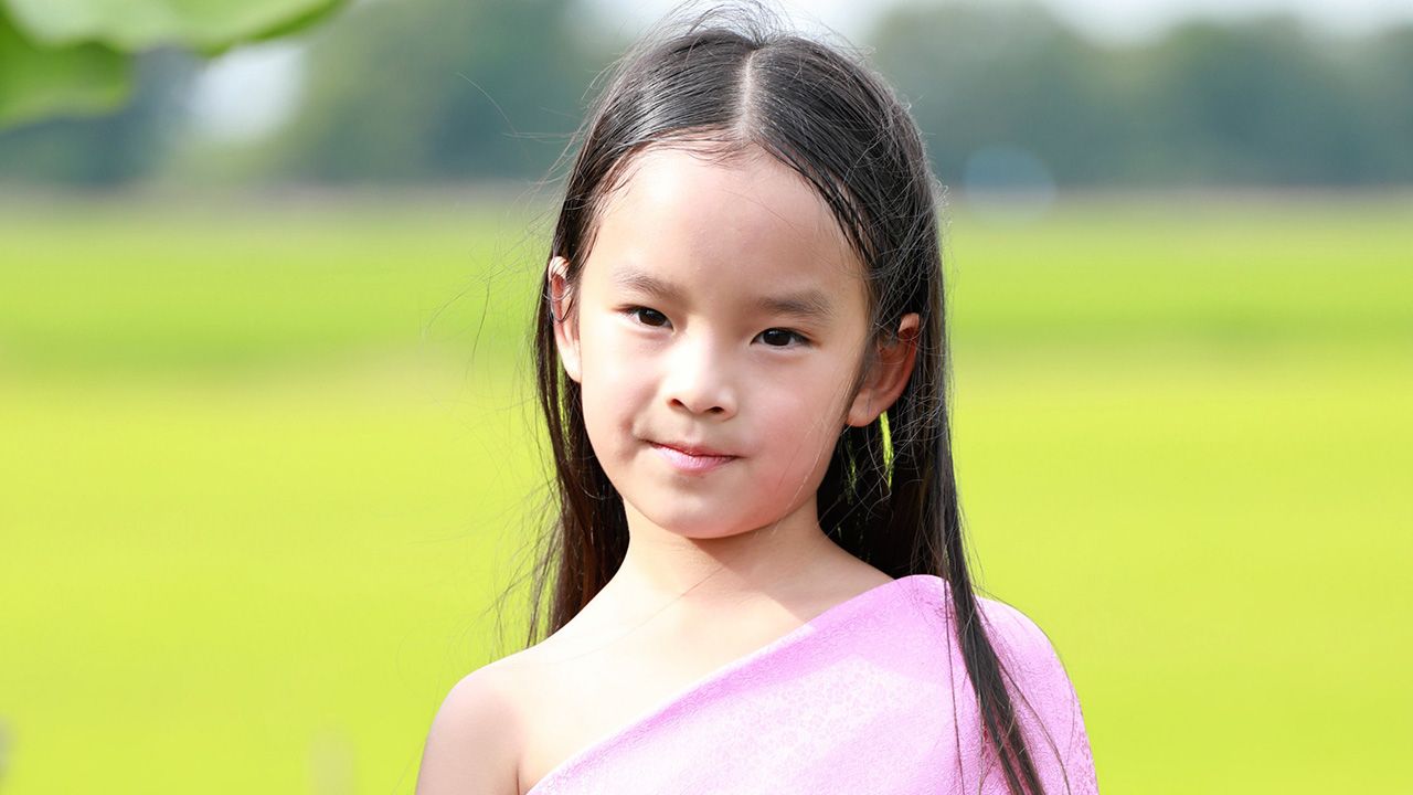 ตามติด แม่แอฟ-ทักษอร ไปกองละครจน สันต์ ศรีแก้วหล่อ เห็นแวว จีบ น้องปีใหม่ รับบท “วันทอง” วัยเด็กในละคร “วันทอง” ช่องวัน 31 จะตีบทแตกแค่ไหน รอชมเร็วๆนี้.