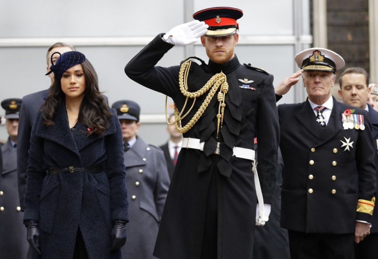 เจ้าชายแฮร์รี่ และเมแกน ในวันรำลึกทหารวีรชนสมัยสงครามโลก ที่อนุสาวรีย์ Cenotaph ในกรุงลอนดอน เมื่อพ.ย. 62  