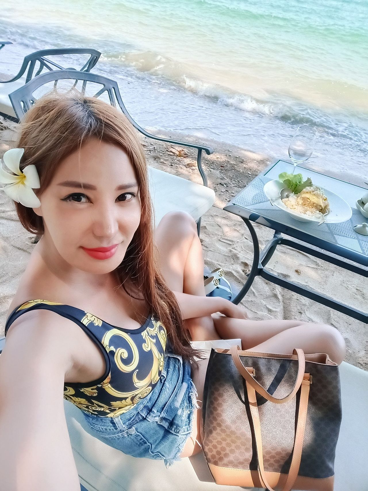 เปิ้ล ไอริณ ขอบคุณภาพจากเฟซบุ๊ก Irin Sriklao