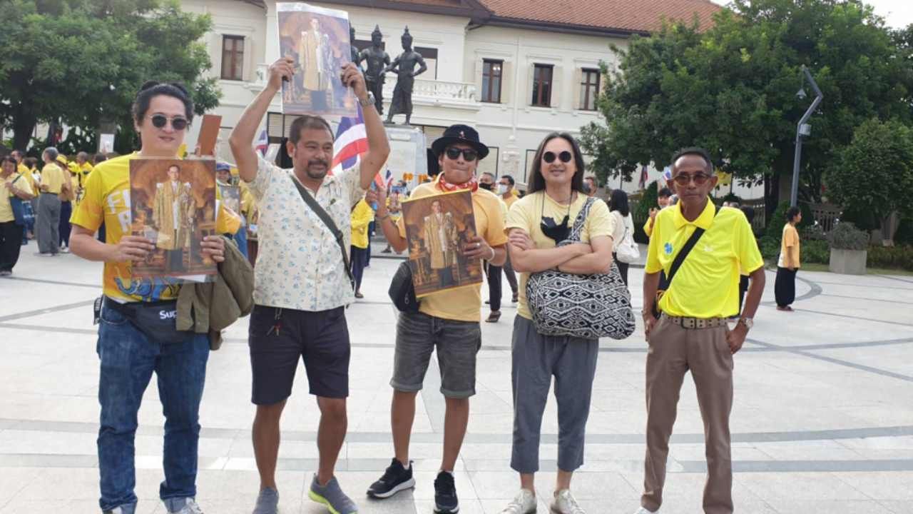 ตั้ม สมประสงค์ -อ้อม อินคา ร่วมชุมนุม    