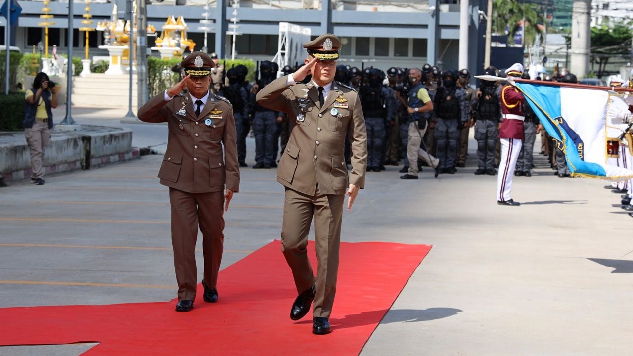 รองก้อง นรต.50  และผู้การหมู นรต.44