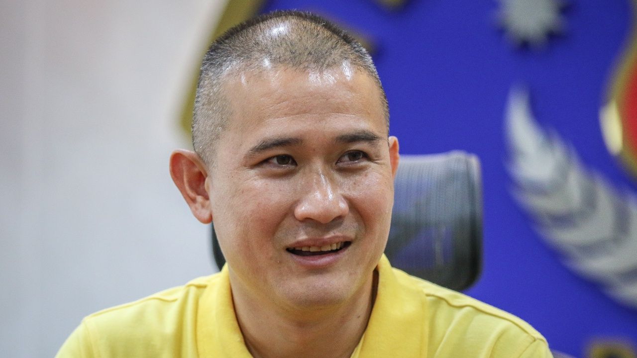 นายตำรวจหนุ่ม ประวัติไม่ธรรมดา