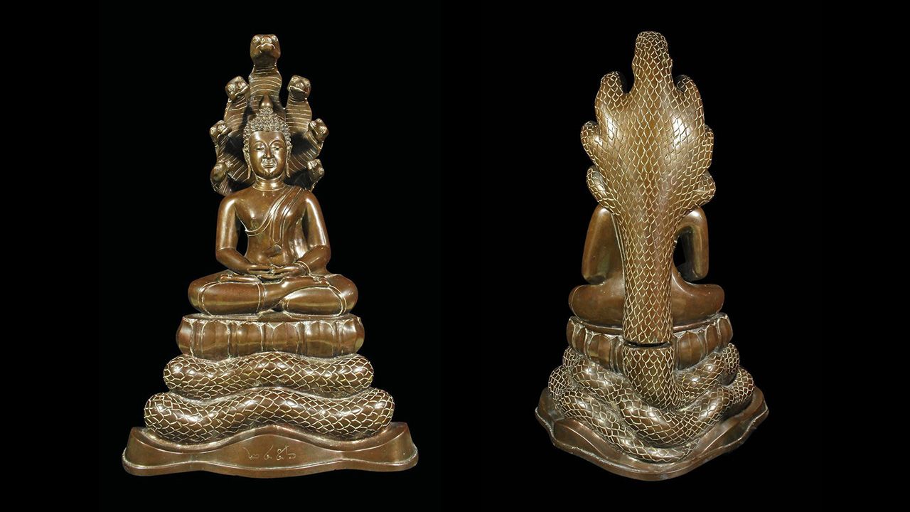 พระพุทธรูปบูชา รัชกาล ปางนาคปรก หน้าตัก ๖ นิ้ว ของ อิทธิ ชวลิตธำรง.