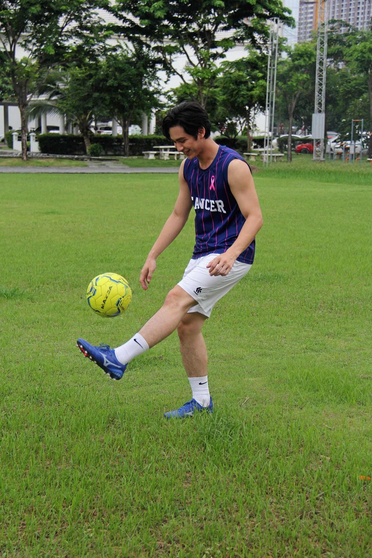 เดาะบอลโชว์สาว.