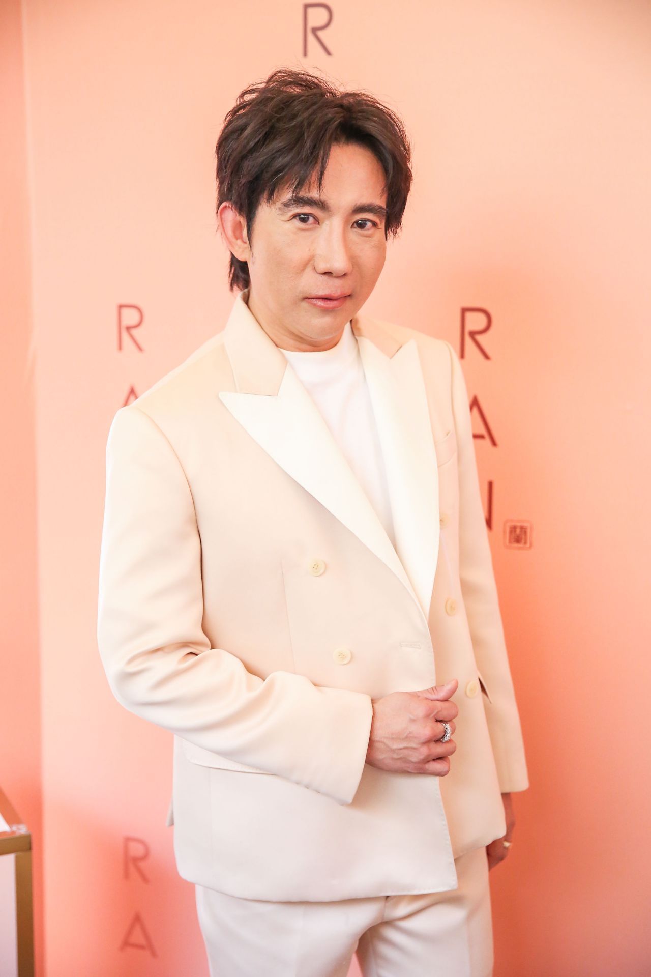 ป้อม วินิจ