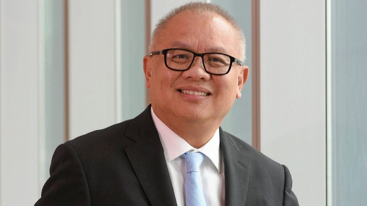 นายสุพัฒนพงษ์ พันธ์มีเชาว์ รองนายกฯและ รมว.พลังงาน