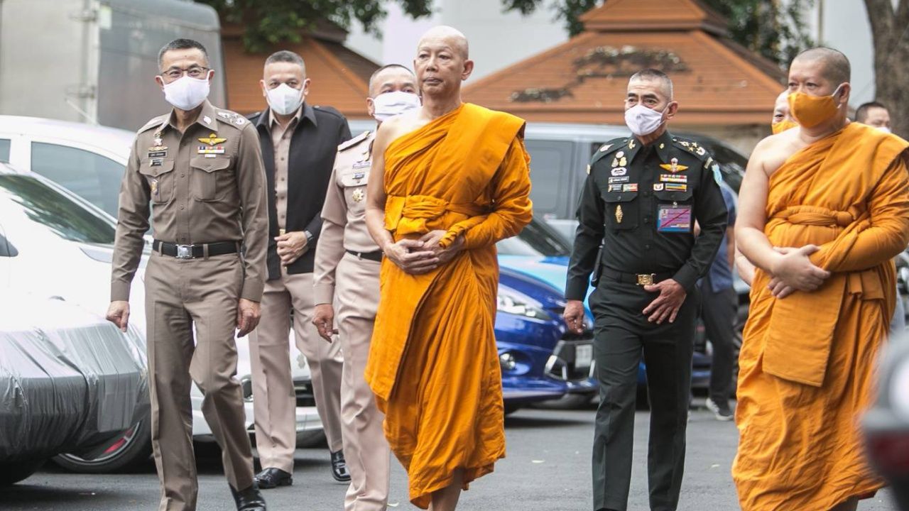 “พระอภิรัชตโน”