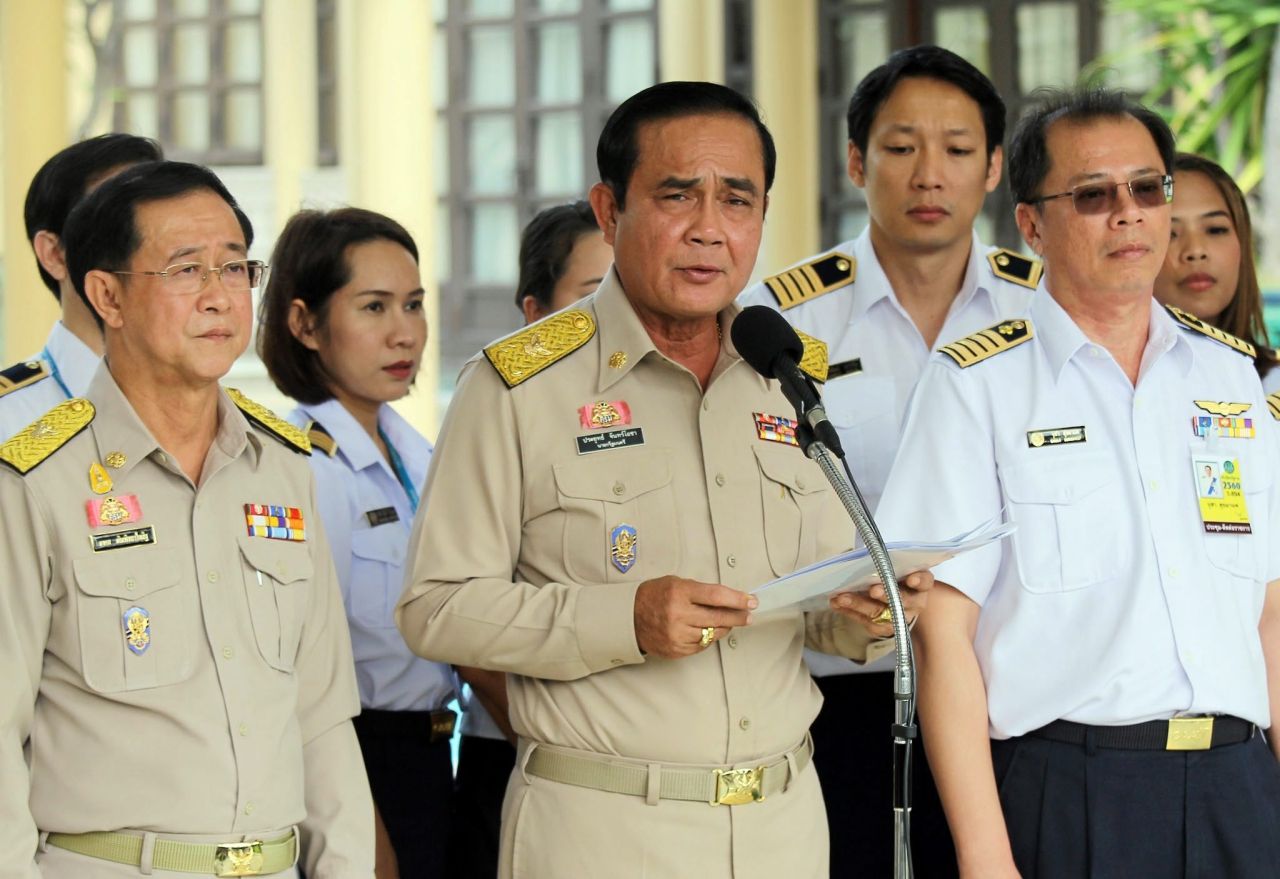 นายอาคม เติมพิทยาไพสิฐ และ พล.อ.ประยุทธ์ จันทร์โอชา