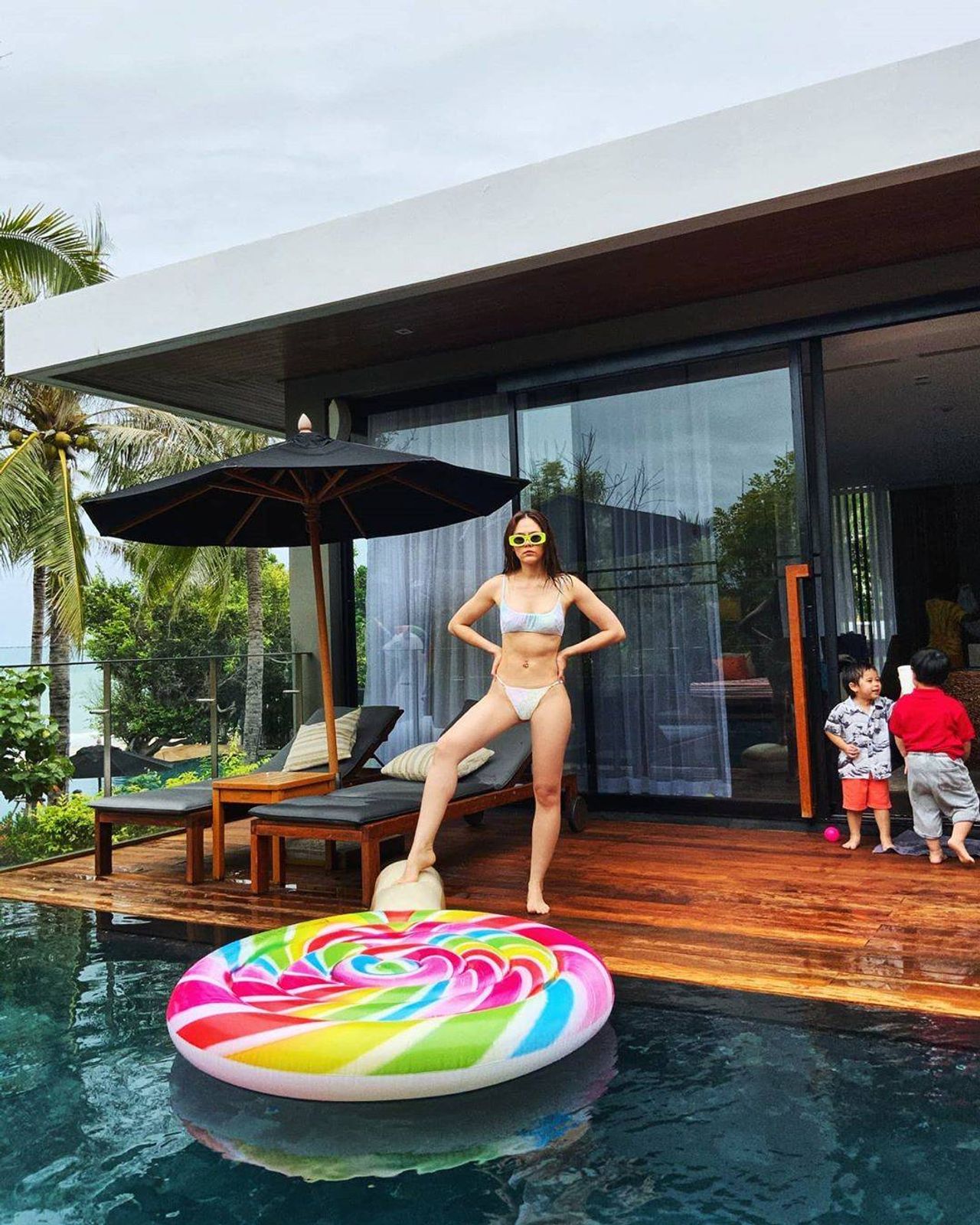 ขอบคุณภาพจากไอจี @chomismaterialgirl