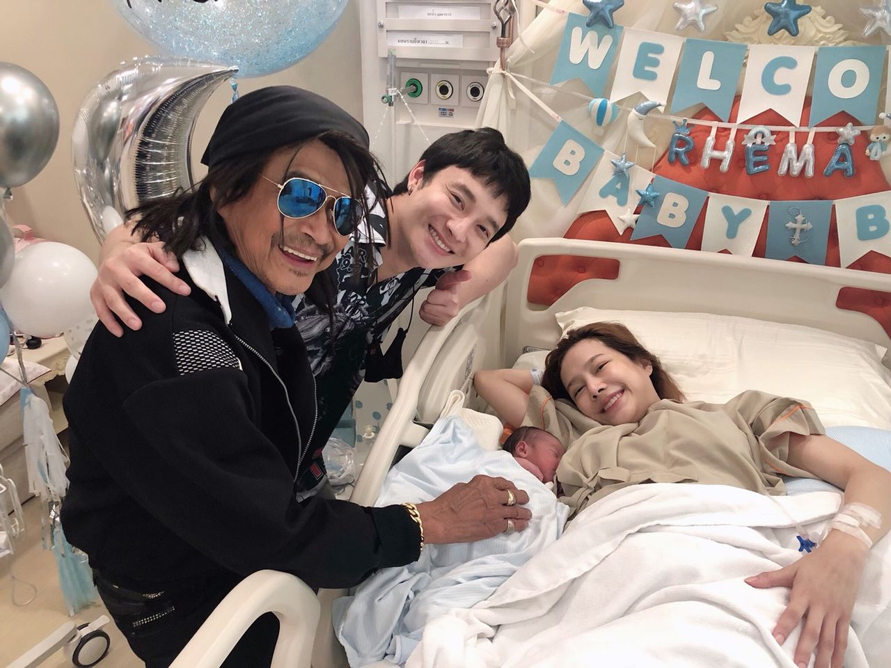 แหลม มอริสัน คุณพ่อของแนท เดินทางมาเยี่ยม