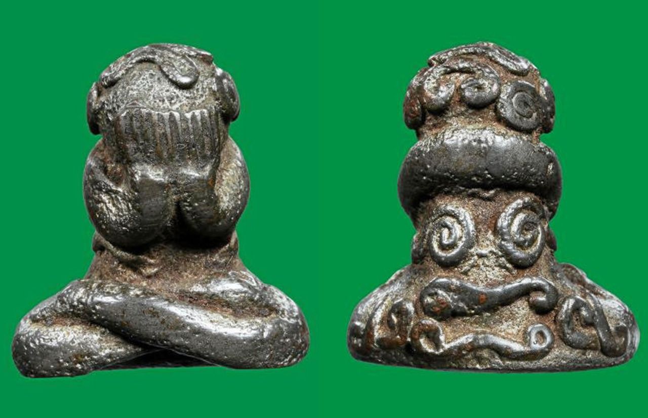 พระปิดตา มหายันต์ พิมพ์ตุ๊กตา หลวงพ่อทับ วัด (ทอง) ของ อุดมเดช รัตนเสถียร.