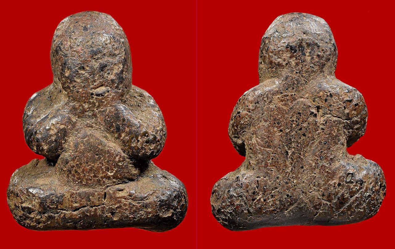 พระปิดตา เนื้อผงคลุกรัก พิมพ์ตะพาบ หลวงปู่เอี่ยม วัดสะพานสูง ของ อ้วน ลอยฟ้า.