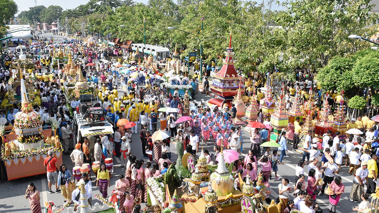 ประชาชนชาว จ.นครศรีธรรมราชและภาคใต้เข้าร่วมขบวนแห่หมฺรับ ซึ่งปีนี้จัดติดต่อกันเป็นปีที่ 97 เพื่อเป็นการสืบสานประเพณีวัฒนธรรมอันยาวนานตั้งแต่ในอดีตจนถึงปัจจุบัน.