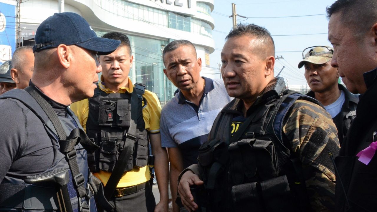 คนนี้ไม่พูดเยอะ