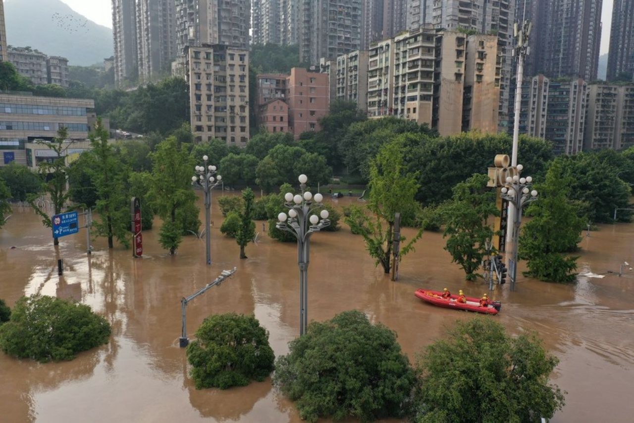 แม่น้ำแยงซีที่ไหลผ่านนครฉงชิ่ง สูงสุดเป็นประวัติการณ์