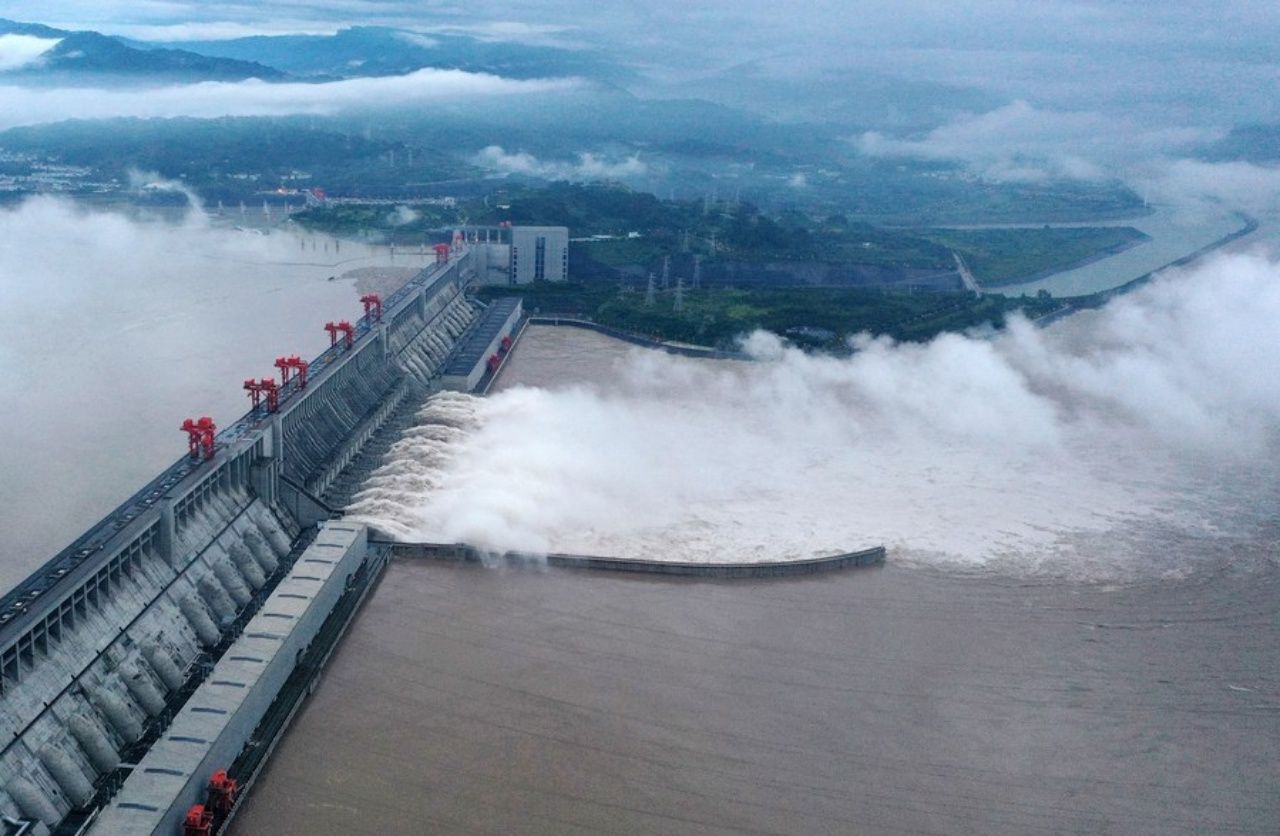 เขื่อนสามผา เร่งระบายน้ำ ขณะที่ต้องรับมือน้ำไหลเข้าอ่างเก็บน้ำในระดับสูงสุดเป็นประวัติการณ์ นับตั้งแต่สร้างเขื่อน