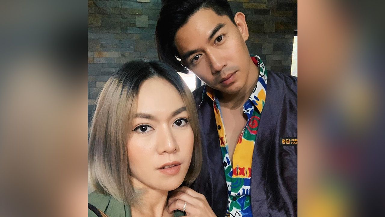 ส่วนคู่นี้ นิว-นภัสสร กับ เป๊ก-เปรมณัช ก็อยากมีลูก ได้จังหวะช่วงโควิดก็เปิดตำราหาวิธีทำลูก นับวันไข่ตกก็แล้ว เปลี่ยนบรรยากาศก็แล้ว สุดท้ายก็ไม่มา...เหลือ 2 ทาง พึ่งหมอ กับ พึ่งมู!