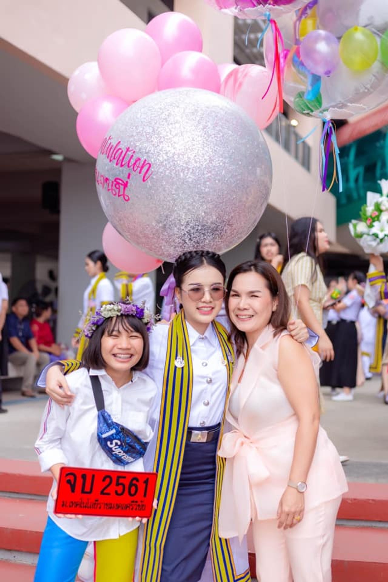 เจนนี่-ลิลลี่-แม่เกตุ ขอบคุณภาพจากแฟนเพจ น้องเจนนี่ ได้หมดถ้าสดชื่น