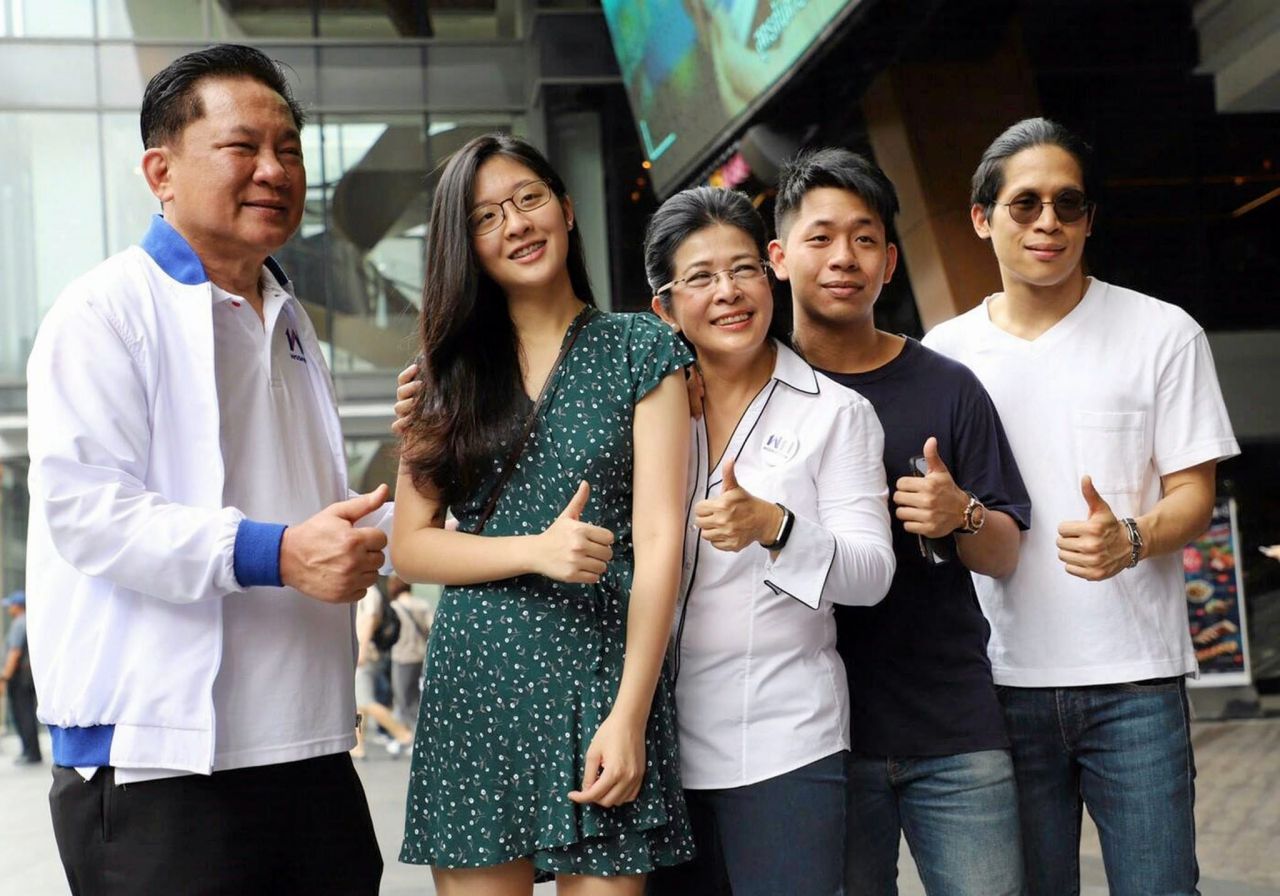 คุณหญิงสุดารัตน์ กับสามี และลูกๆ ทั้ง 3 คน