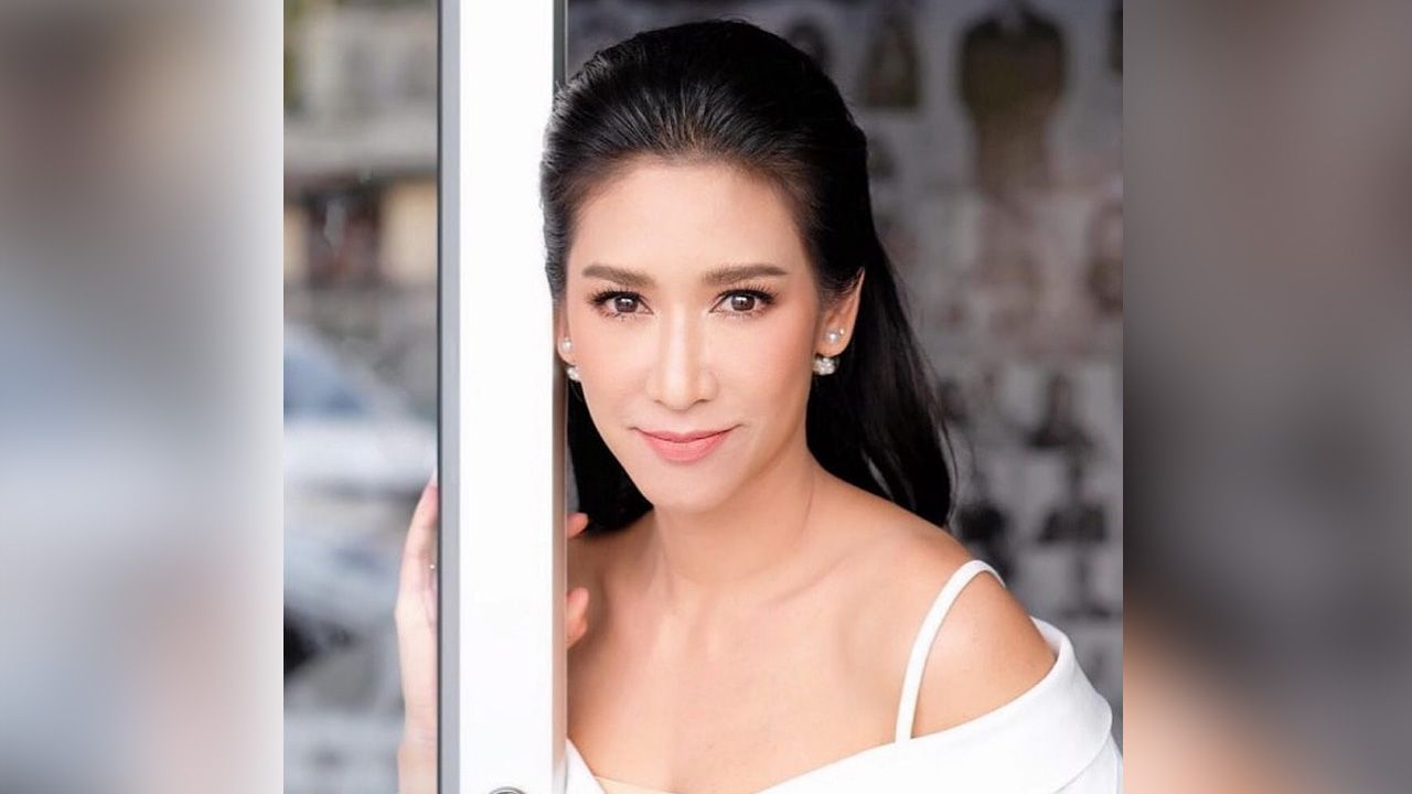 เพราะกระแสเมียหลวง-เมียน้อย ซีรีส์ดัง A World of Married Couple แซ่บมาก ชาวเน็ตแอบแคสติ้งนักแสดงไทย ป๊อก-ปิยธิดา ปลื้มที่แฟนๆโหวตให้รับบท “จีซอนอู” เมียหลวงสุดแซ่บ.