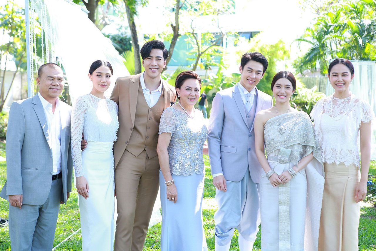 รวมนักแสดงหลักของเรื่อง