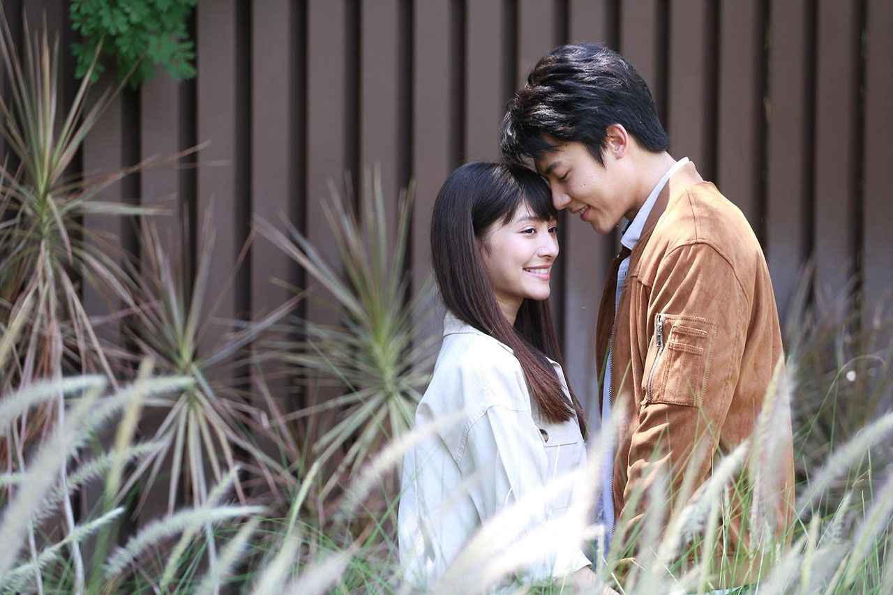พระ-นาง ของเรื่อง (หมาก ปริญ และ มิว นิษฐา)