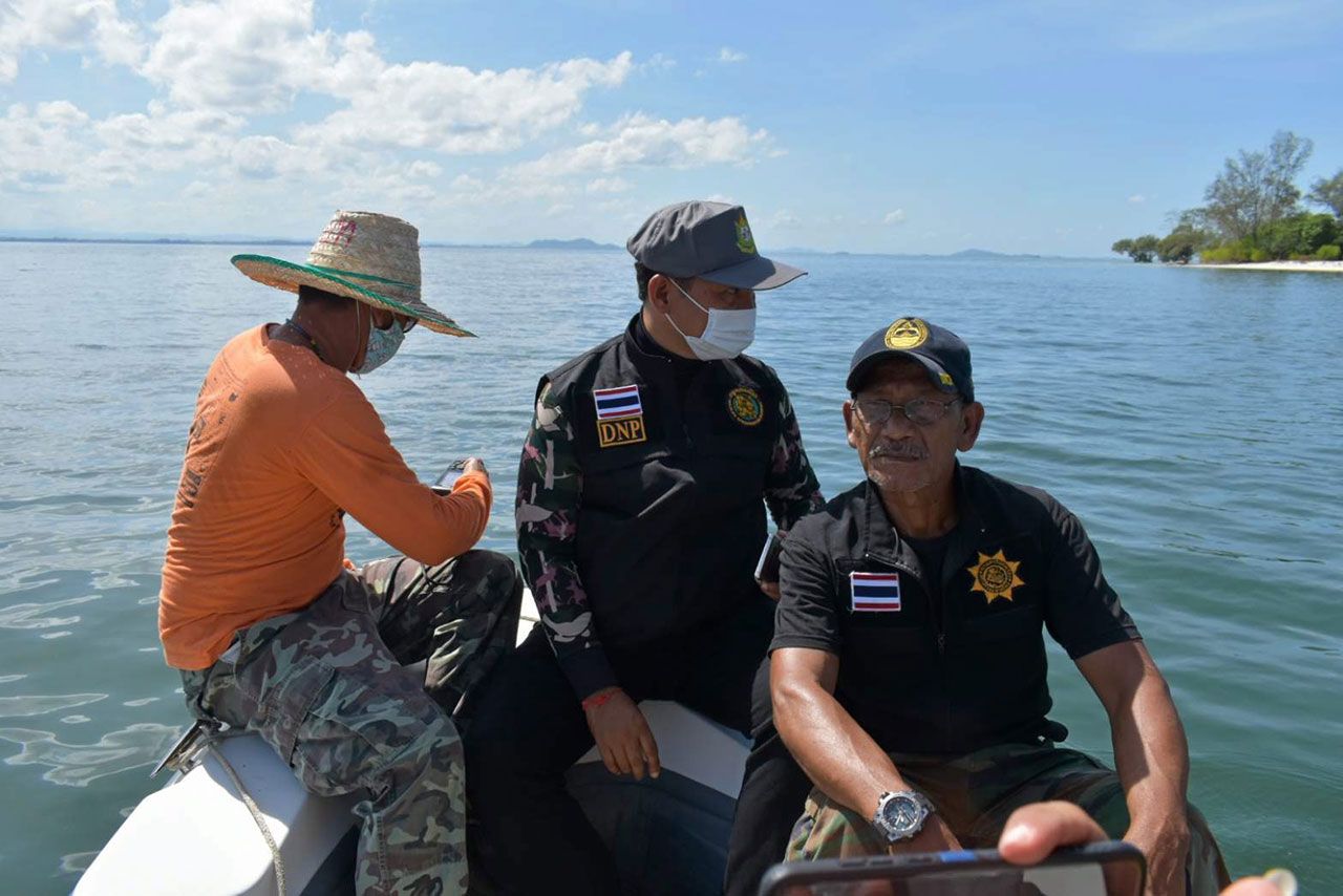 เจ้าหน้าที่ลงเรือกำหนดจุดบริเวณแหลมจุโหย เป็นเขตอภัยทาน เพื่อบริหารจัดการคุ้มครองพื้นที่ให้เข้มข้น.