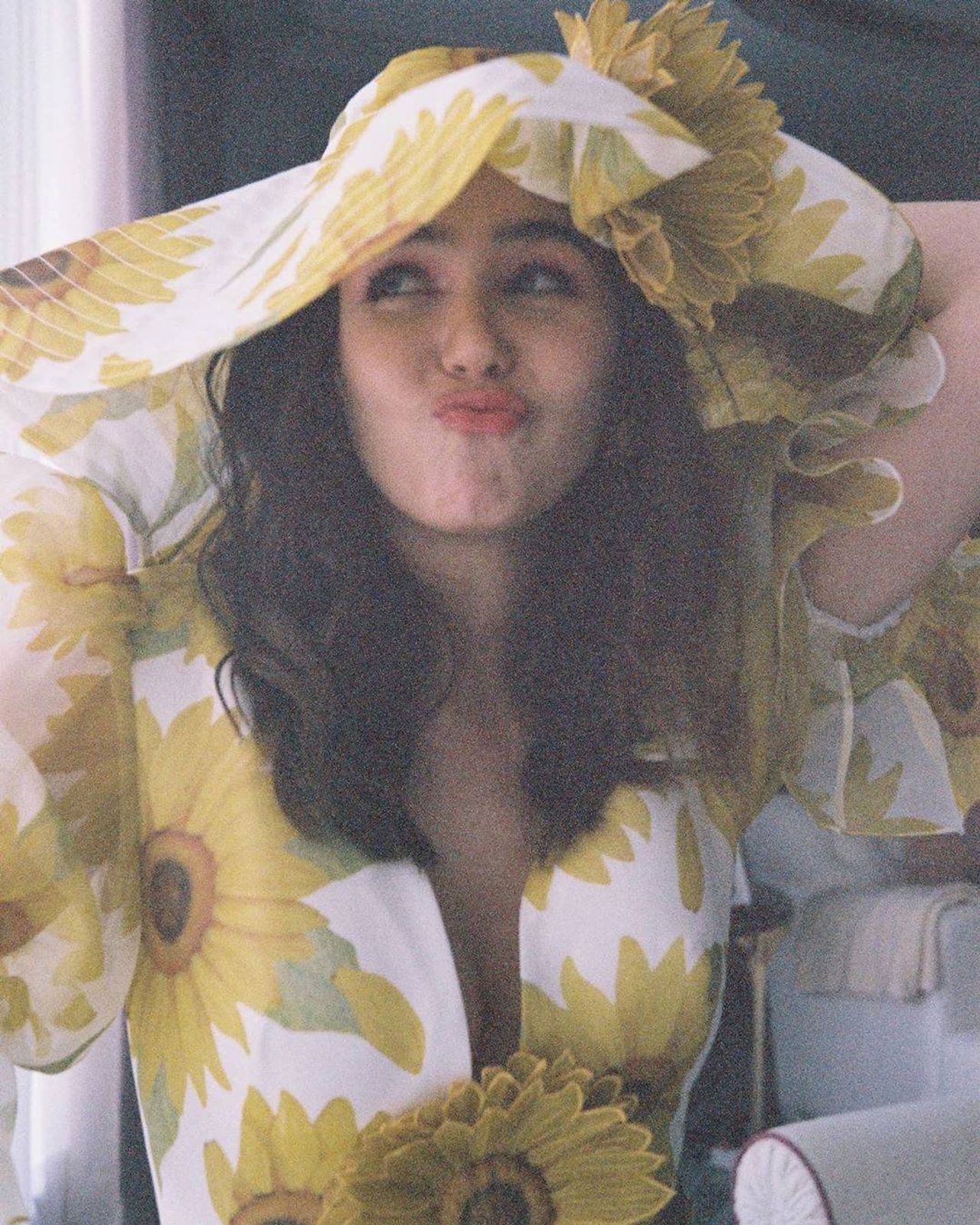 ชมพู่ อารยา ขอบคุณภาพจากไอจี @chomismaterialgirl