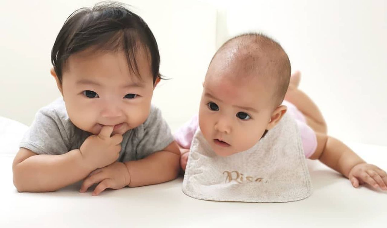 น้องโนล่า-น้องลิษา ขอบคุณภาพจากไอจี @ann_laisuthruklai