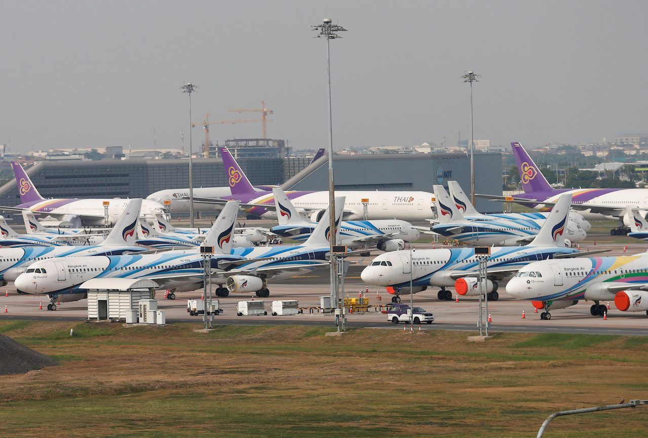 เครื่องบินจอดที่ท่าอากาศยานสุวรรณภูมิ