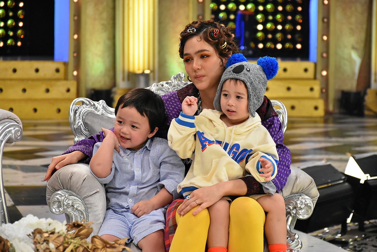 พิธีกรเสริมแน่นเวที