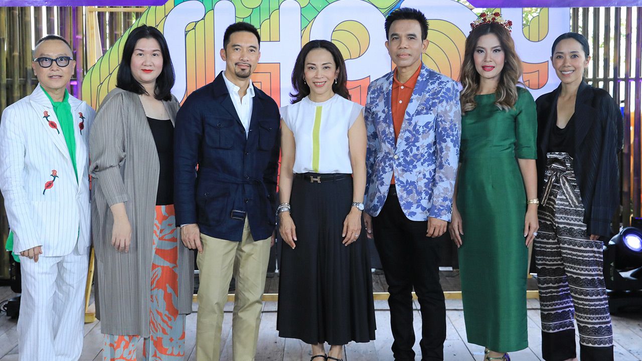 ทำดี สุธาวดี ศิริธนชัย จากดิเอ็มควอเทียร์ และ อู้ พหลโยธิน จากแสนสิริ จัดงาน “Pride Charity Market Place” ช่วยเหลือผู้ได้รับผลกระทบจากสถานการณ์โควิด-19 โดยมี ชลีรัตน์ ต่อจรัส, กิตตินันท์ ธรมธัช และ ธันยลักษณ์ พรหมมณี มาร่วมงานด้วย ที่ห้างดิ เอ็มควอเทียร์ วันก่อน.