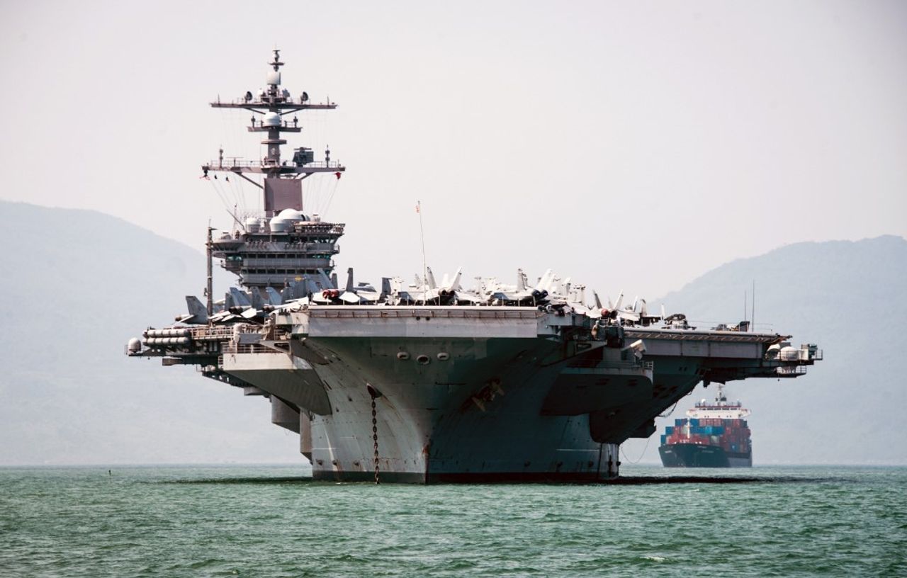  เรือบรรทุกเครื่องบิน USS Nimitz