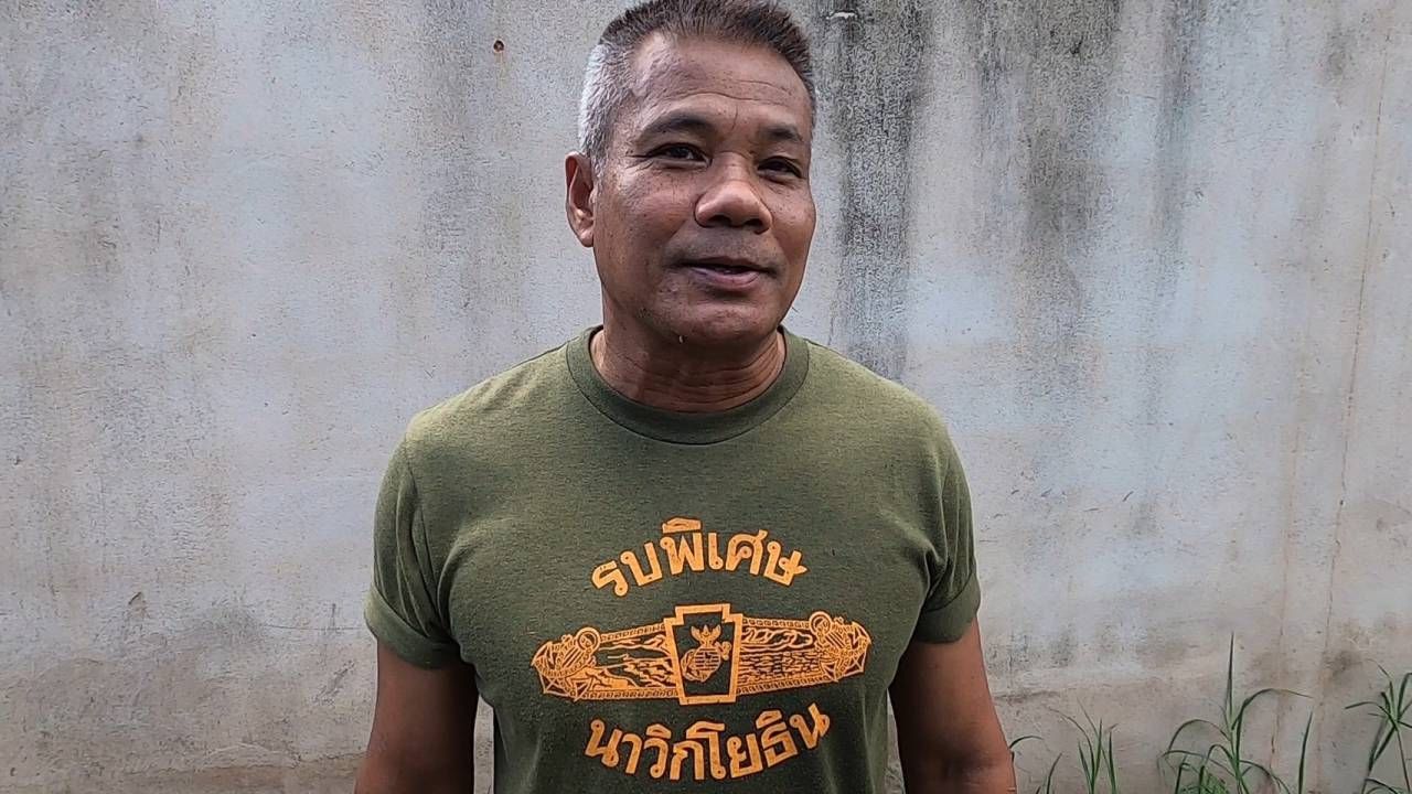 นาวาตรีบุญเลิศ คุ้มครอง นาวิกโยธินที่โดดน้ำช่วยคนขับออกจากรถ