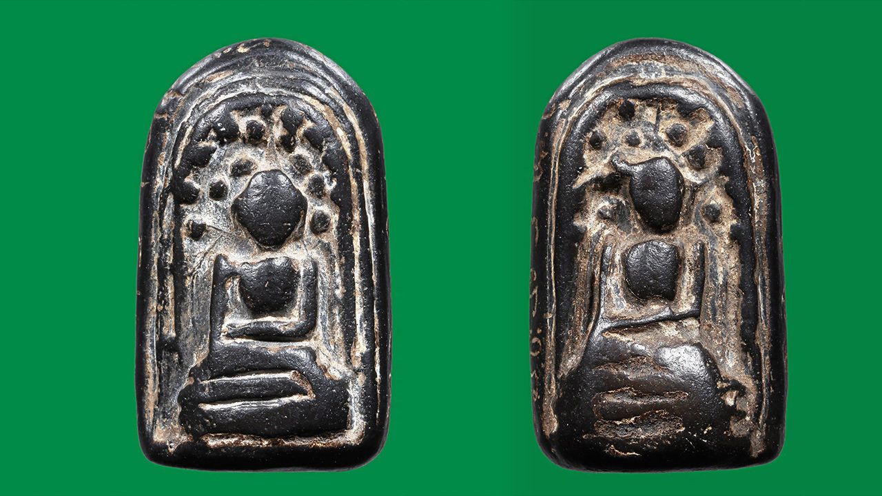 พระกริ่งคลองตะเคียน พิมพ์ใหญ่นิยมหน้าใหญ่ไหล่ยก กรุคลองตะเคียน อยุธยา ของ กฤษฏ คงวุฒิปัญญา.