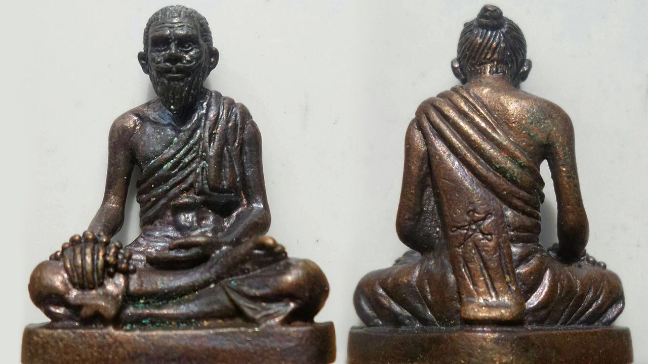 รูปเหมือนจำลอง บรมครูแพทย์ชีวก โกมารภัจจ์ วัดยานนาวา ของพระครูสถิตธรรมานุวัตร.