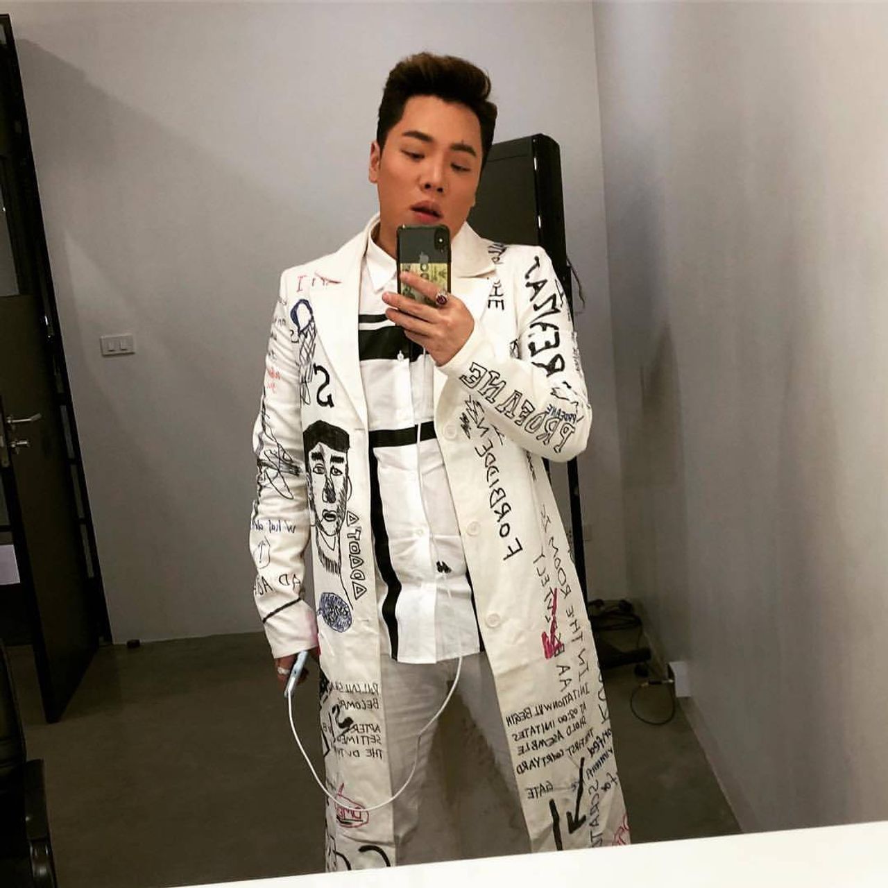 มดดำ คชาภา ขอบคุณภาพจากไอจี @moddamkachapa